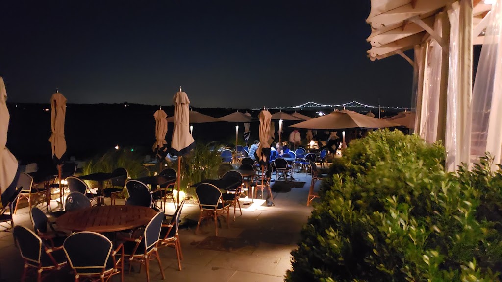 Image of The Lawn Terrace at Castle Hill Inn